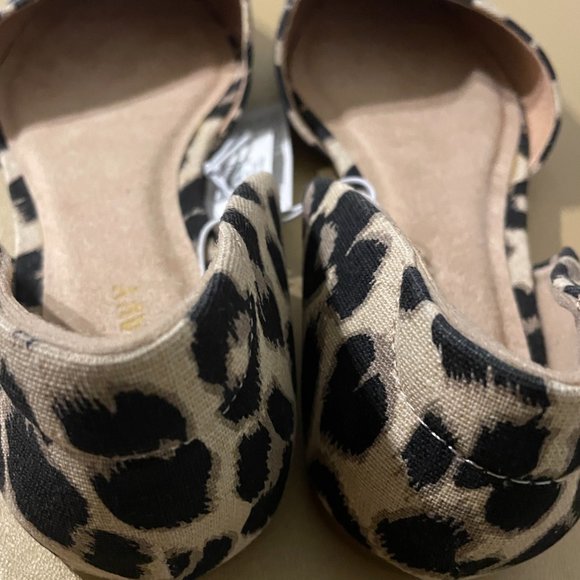 Old Navy Canvas Leopard-Print D'Orsay Flats for Women - Picture 8 of 10